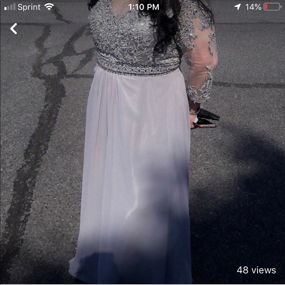 Dresses & Skirts - A gray silver dress